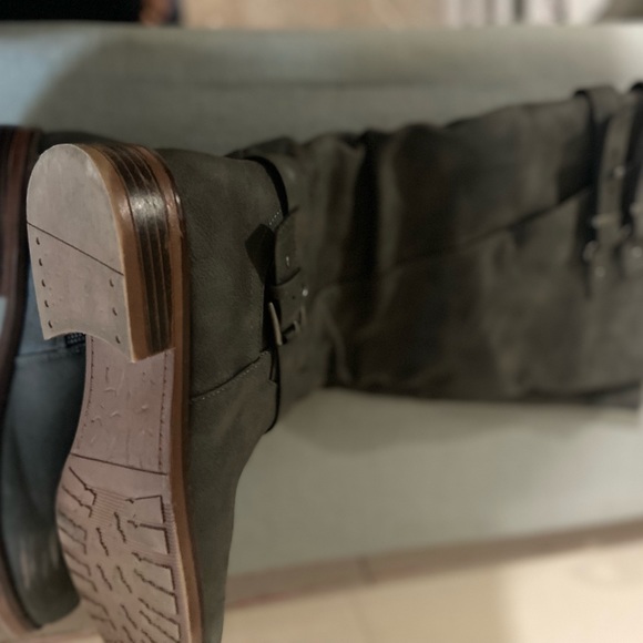 Beautiful tall boots - Picture 11 of 11